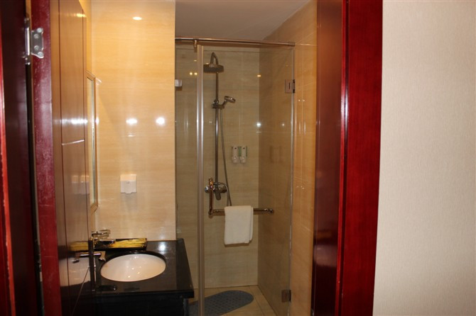 月牙酒店(成都春熙路天府广场地铁站店)主图