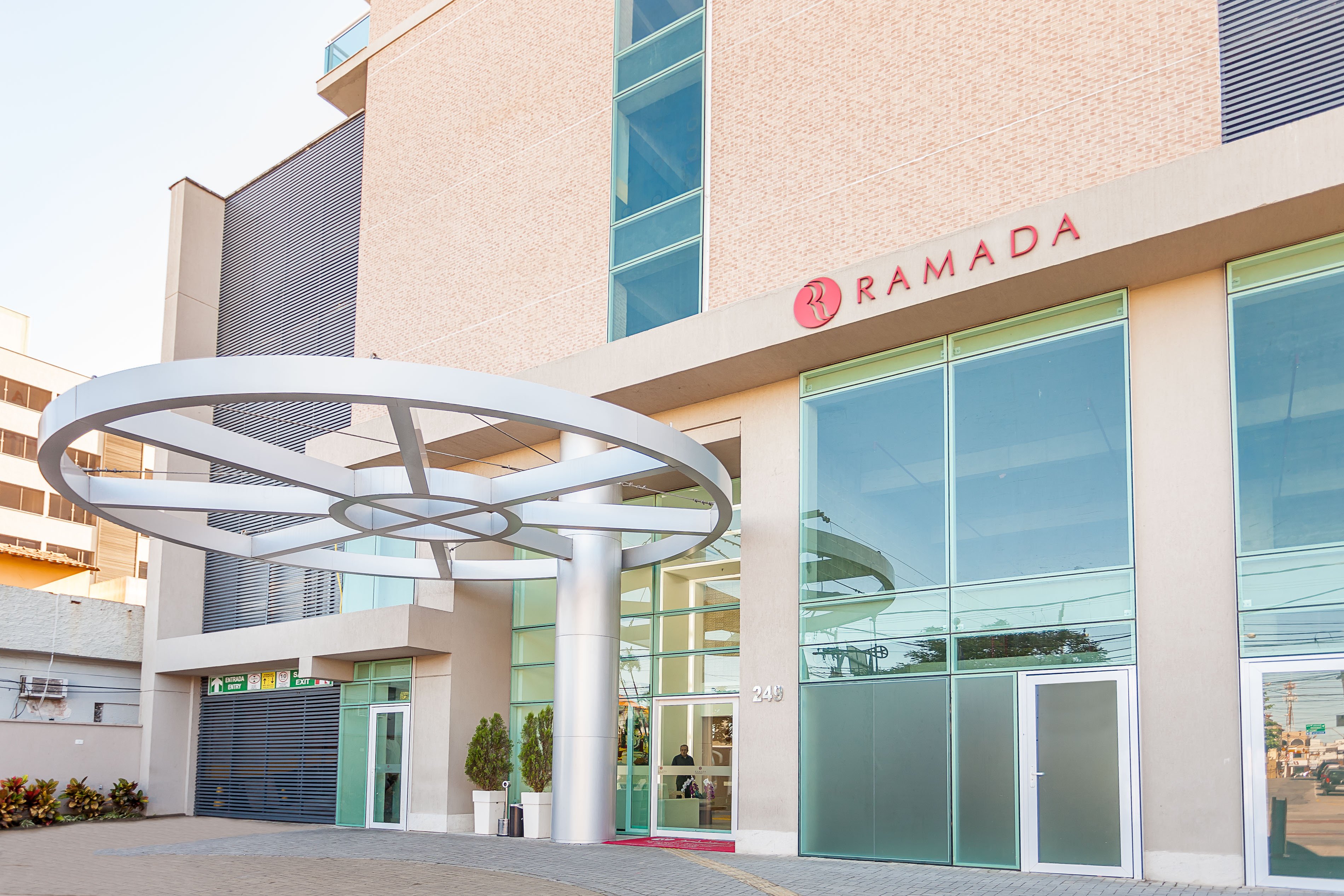 Ramada Hotel & Suites Macaé-官方