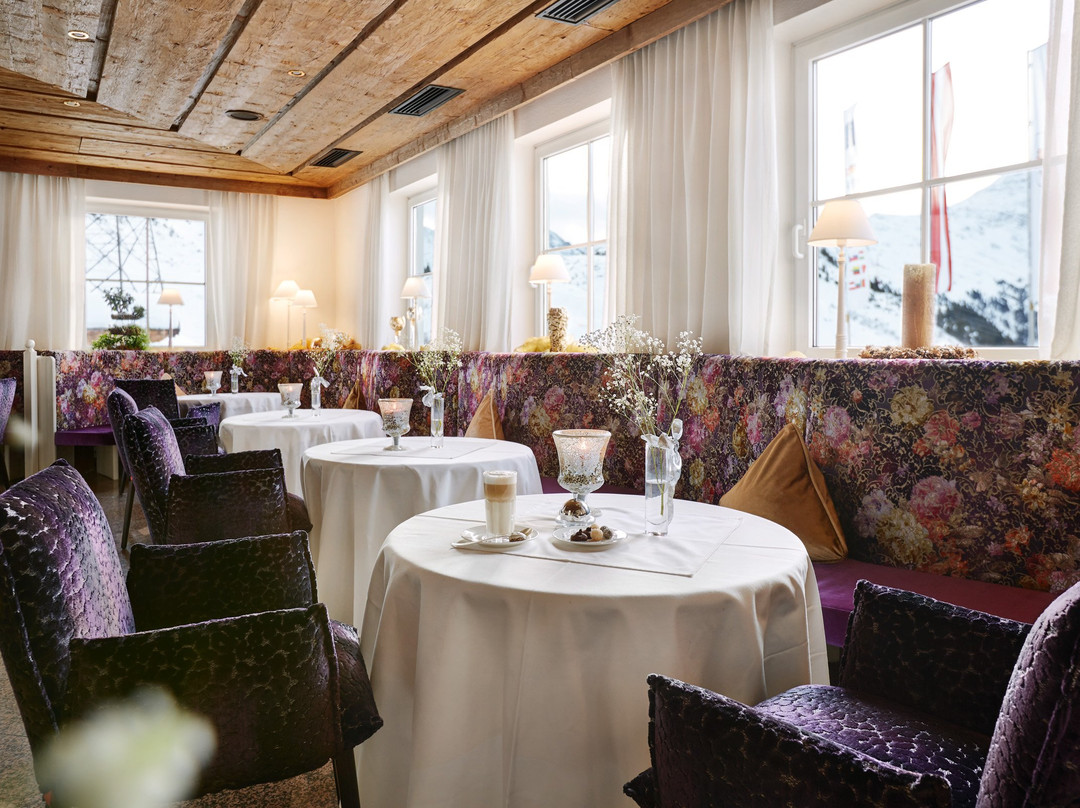 圣克里斯托夫阿尔卑斯酒店主图