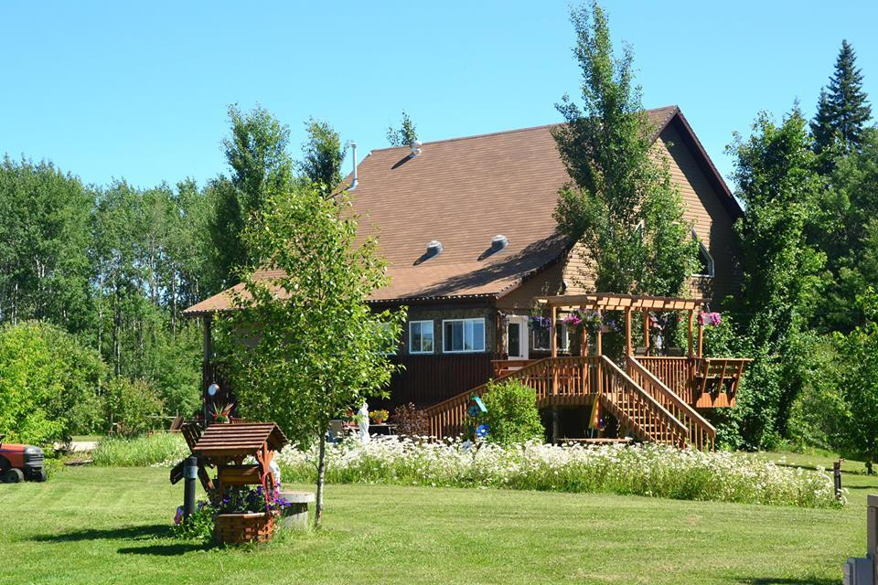 冷湖酒店住宿-Evergreen Birch Lodge and Resort