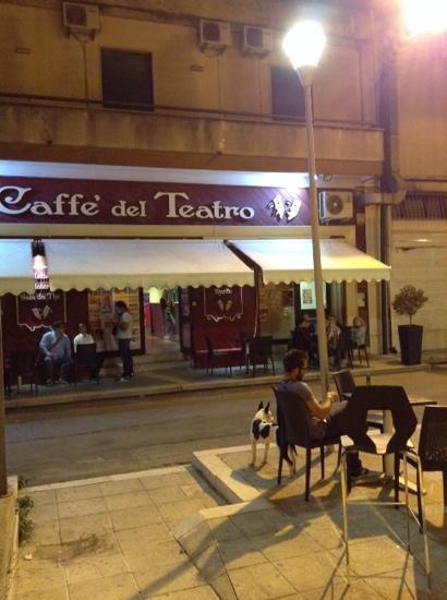Cutrofiano旅游景点-Caffe del Teatro Aradeo