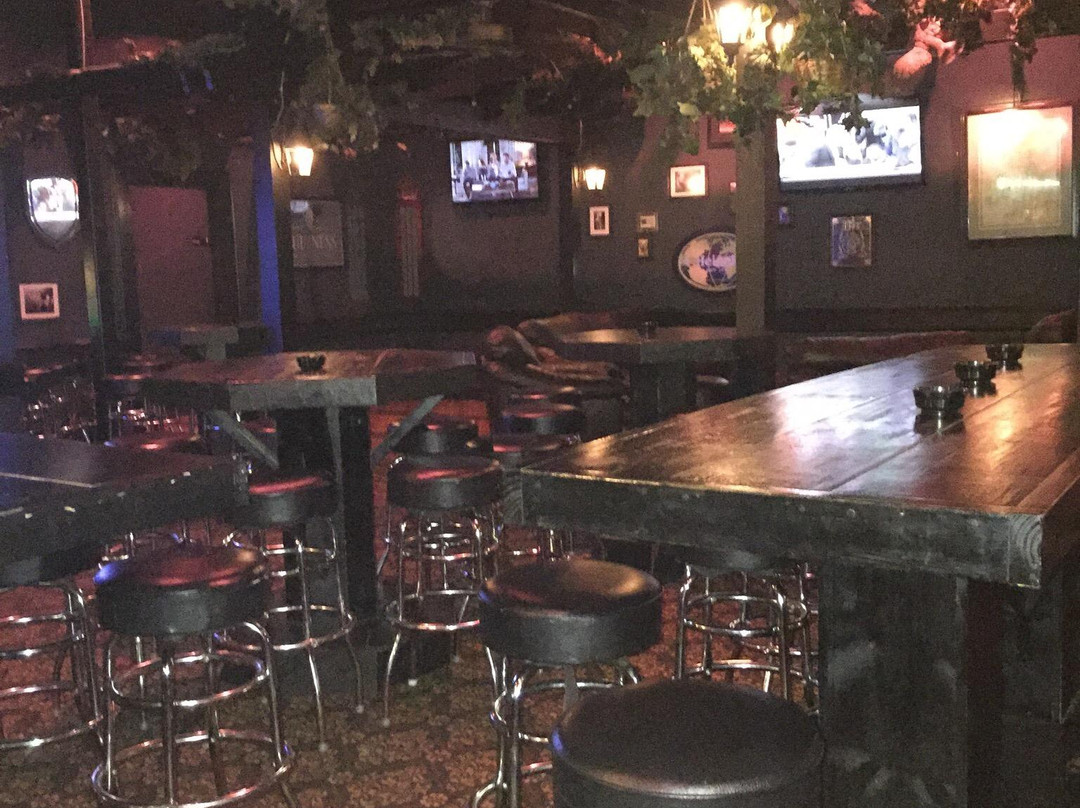 The Golden Retriever Pub- Magnolia, Tx