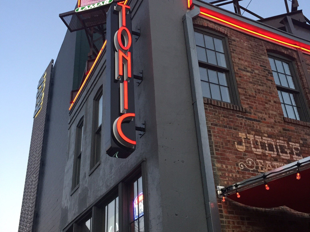 Booneville旅游景点-Tonic Bar