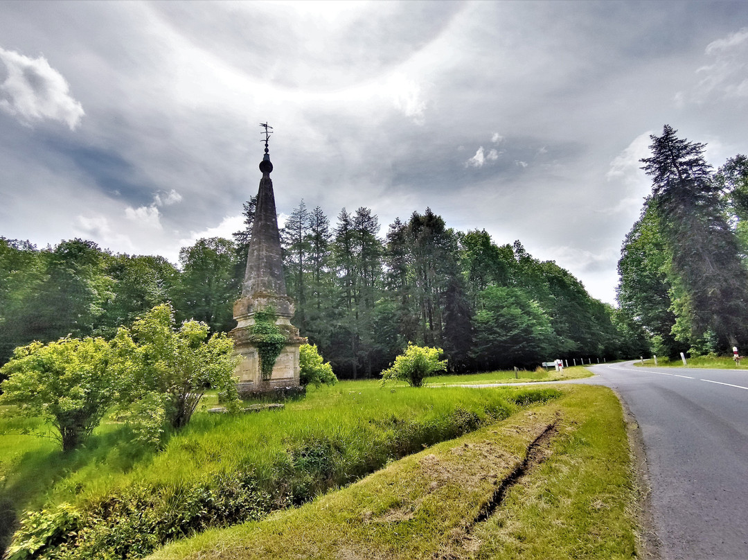 Pyramide de Genillé à Ferrière-sur-Beaulieu景点图片