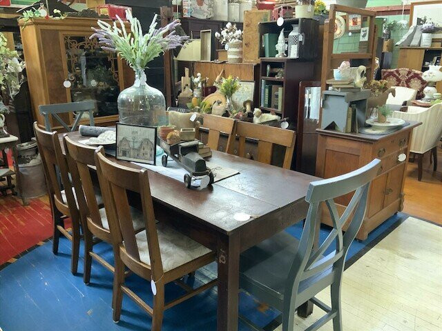 Off The Hinge Antiques-巴西必去景点