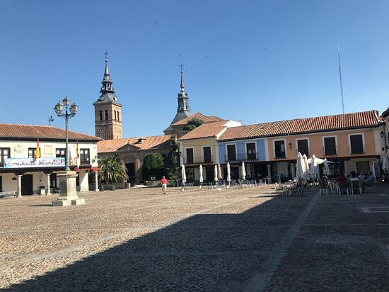 Plaza de Segovia-纳瓦尔卡尔内罗必去景点