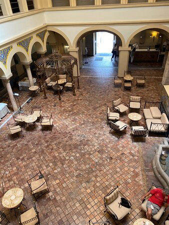 梅里达宫酒店主图