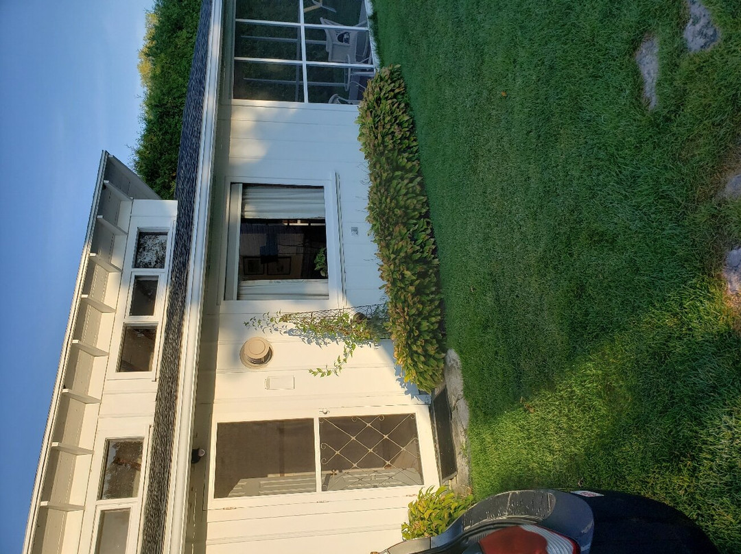 Holiday Harbor Cottages