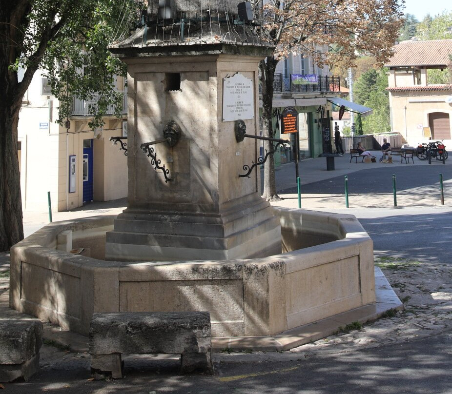 La Fontaine Du Bourguet À Forcalquier景点图片