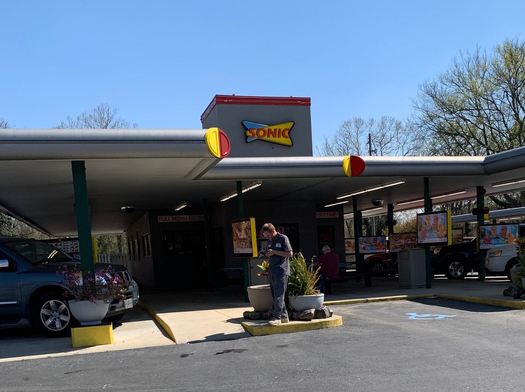 Attalla餐馆和美食-Sonic Drive-In