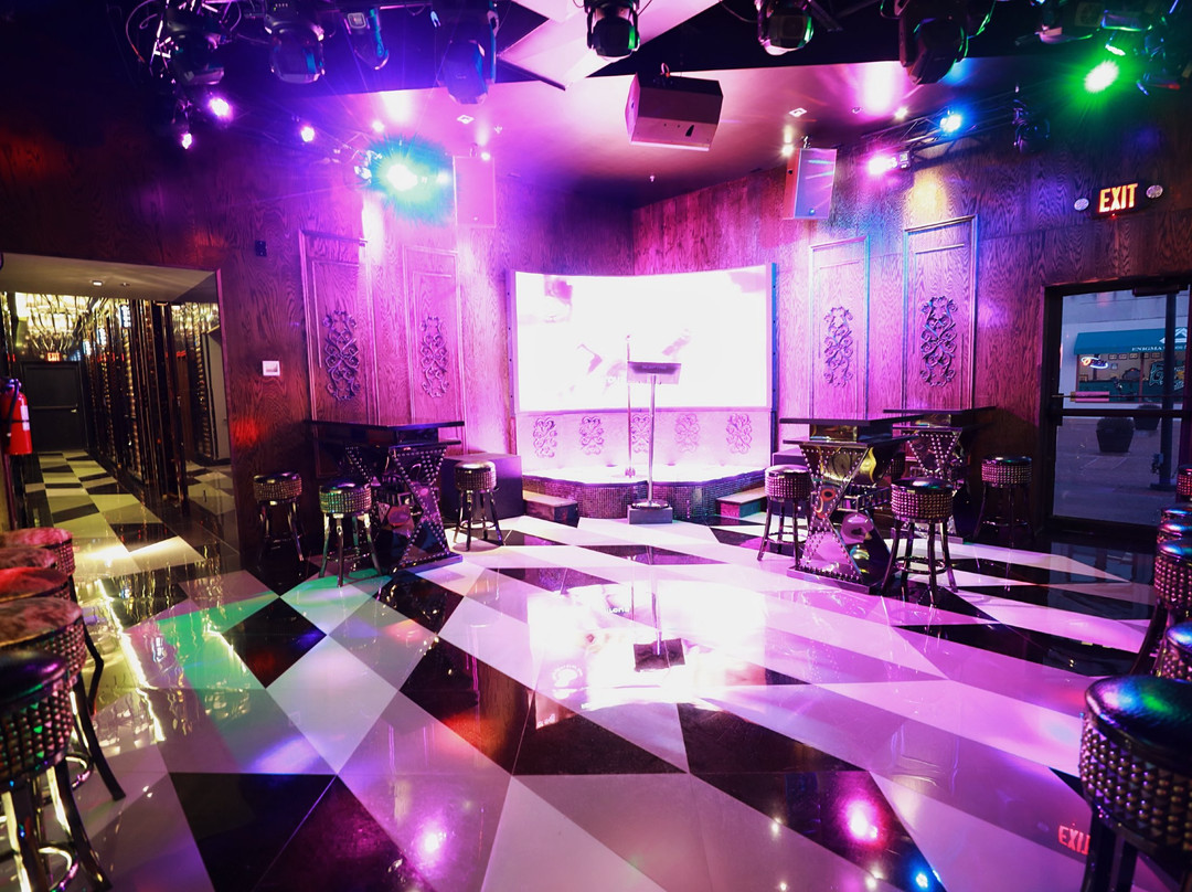 The W Karaoke Lounge景点图片