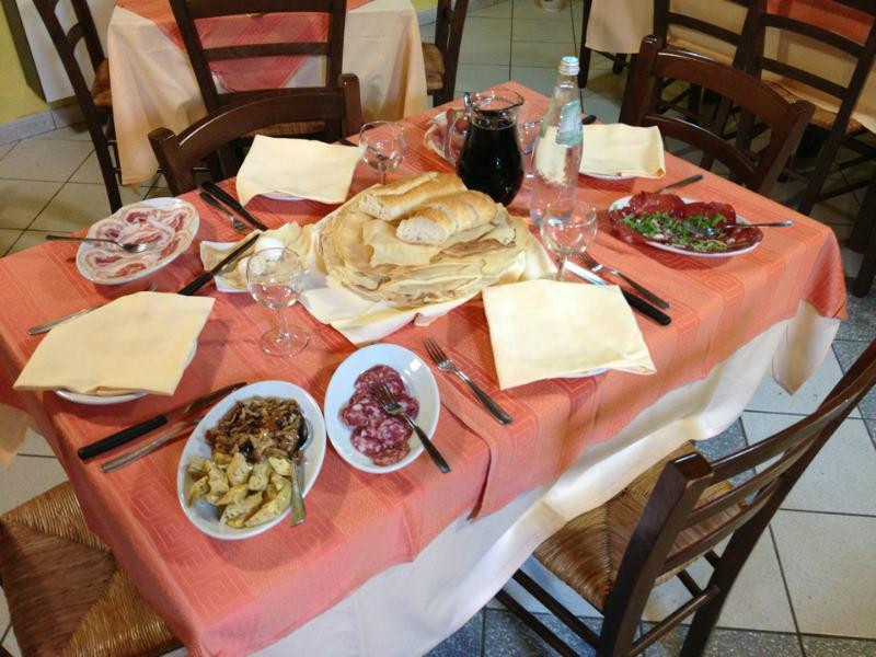 Gavoi餐馆和美食-Bar Ristorante Pizzeria Azzurra