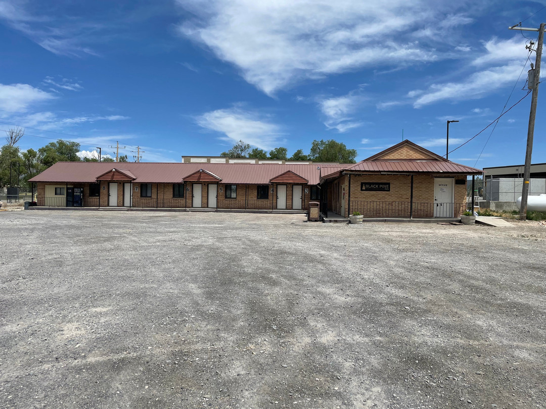 Black Pine Inn