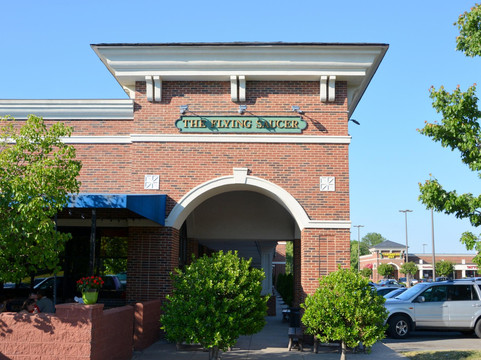 Newell旅游景点-Charlotte Flying Saucer