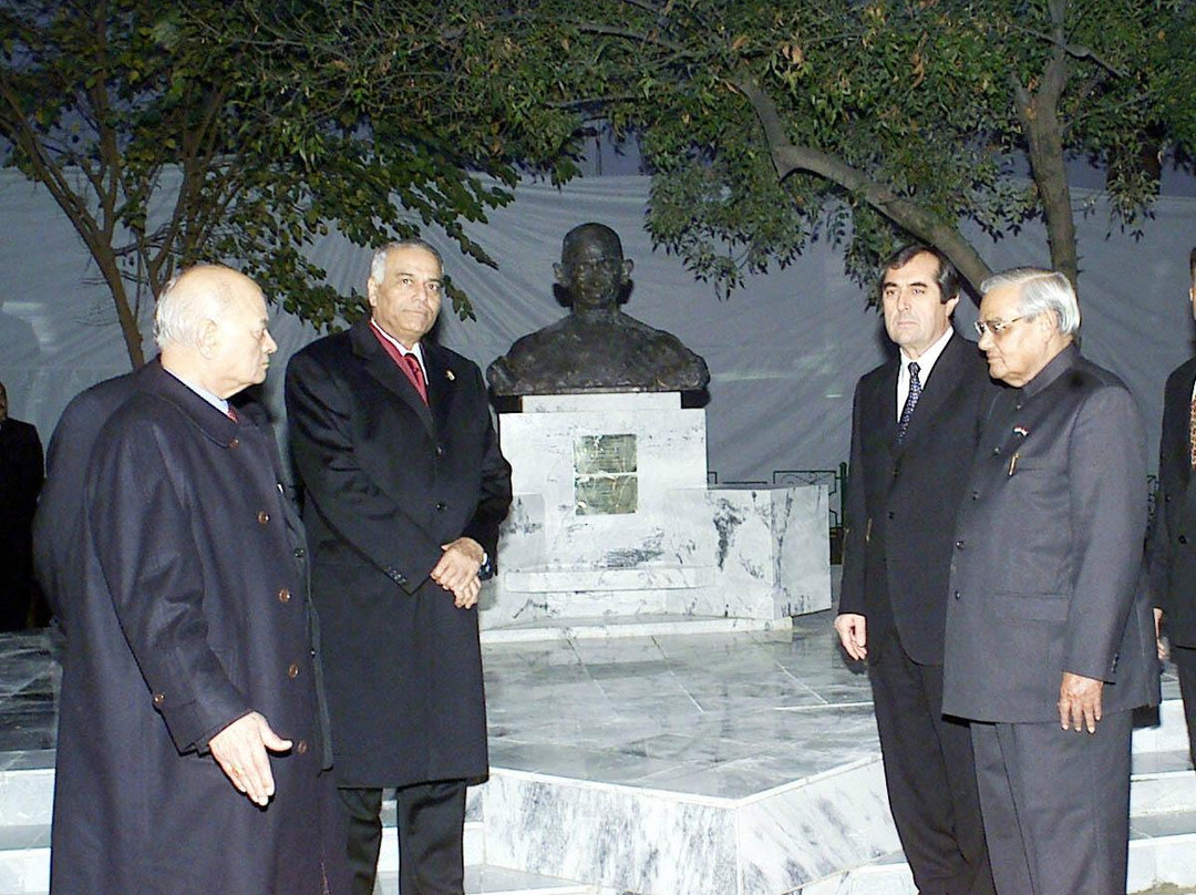 Monument to Mahatma Gandhi-杜尚别必去景点