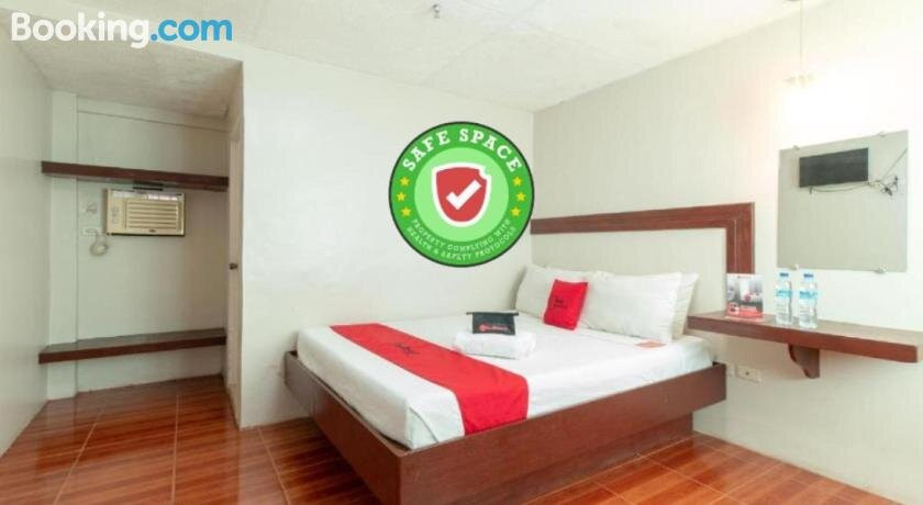 RedDoorz @ Paterno Street Tacloban