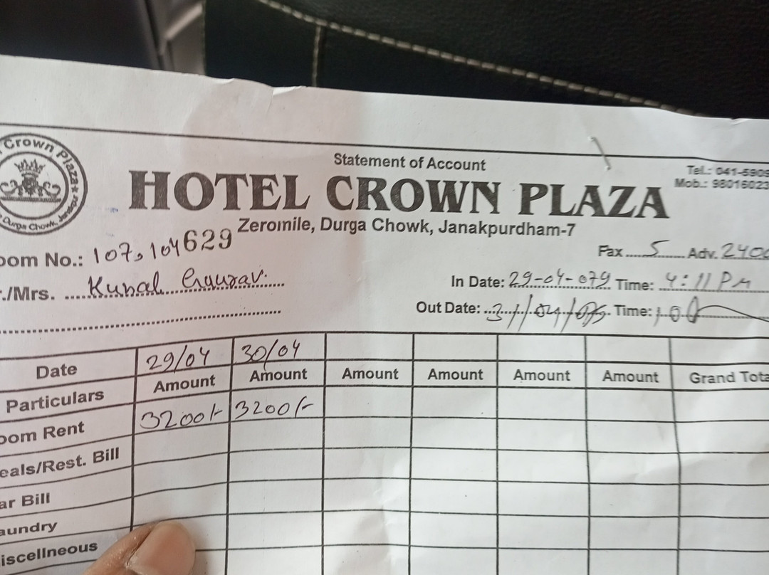 OYO 766 Hotel Crown Plaza