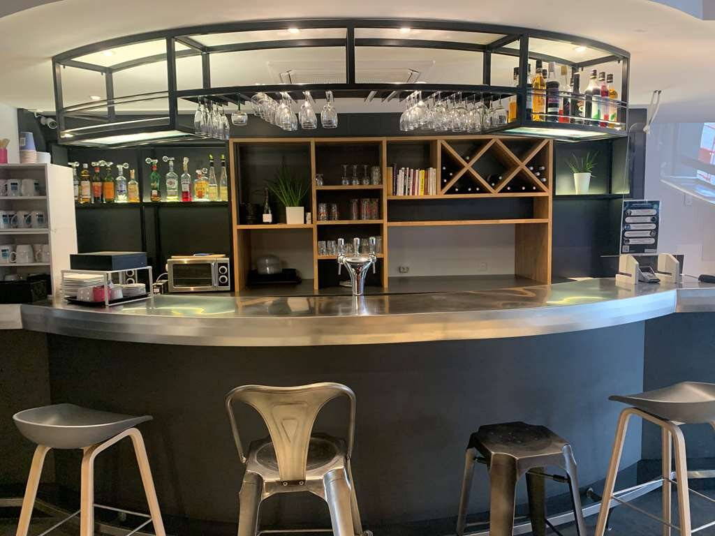 基里亚德艾皮纳勒中央酒店主图