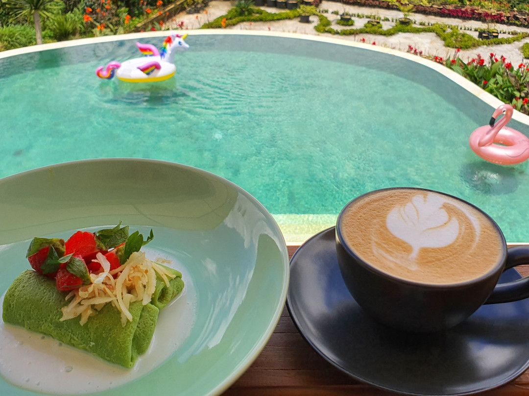 Giriwood Hotel & Villa主图