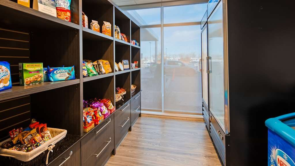 Best Western Plus Airport Inn & Suites主图