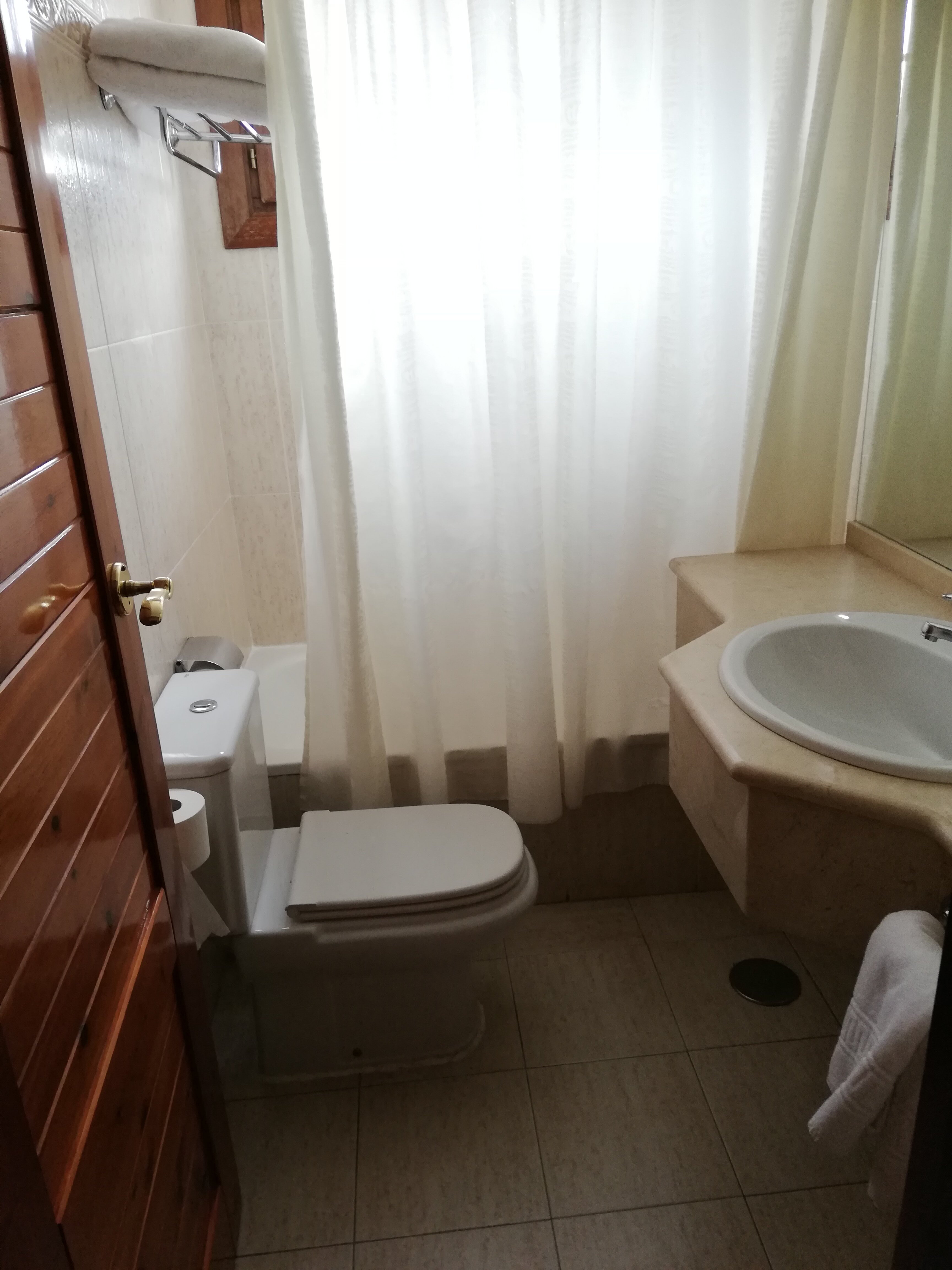 Hostal Gau Txori-浴室