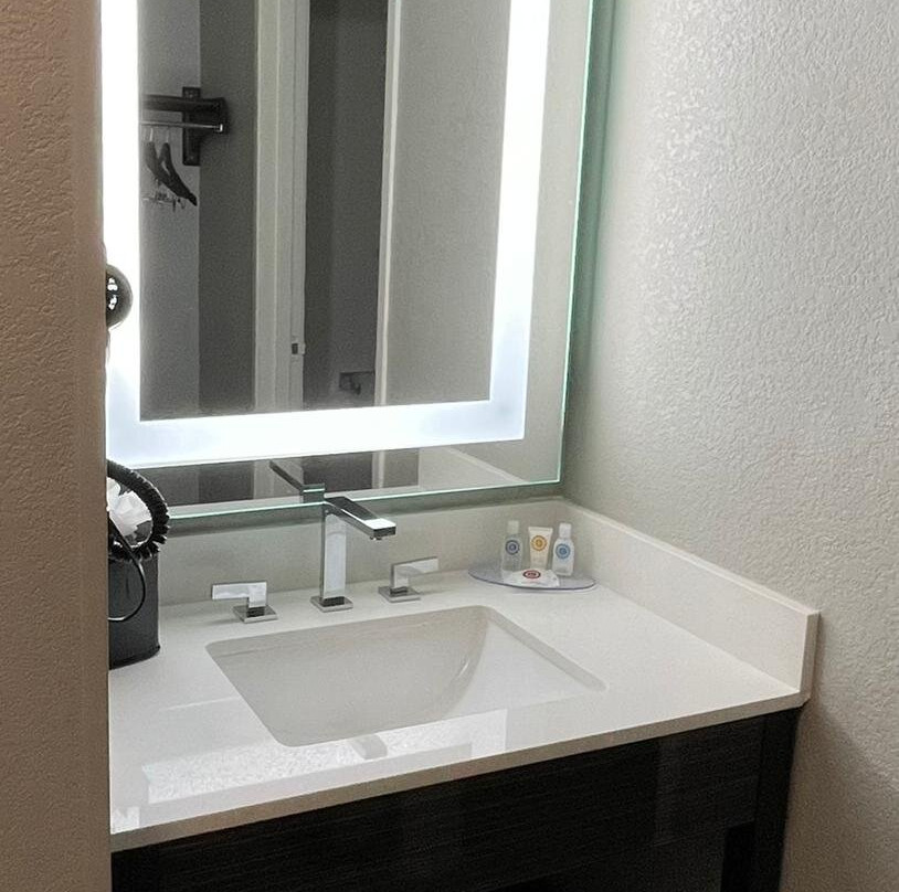 Comfort Inn & Suites主图