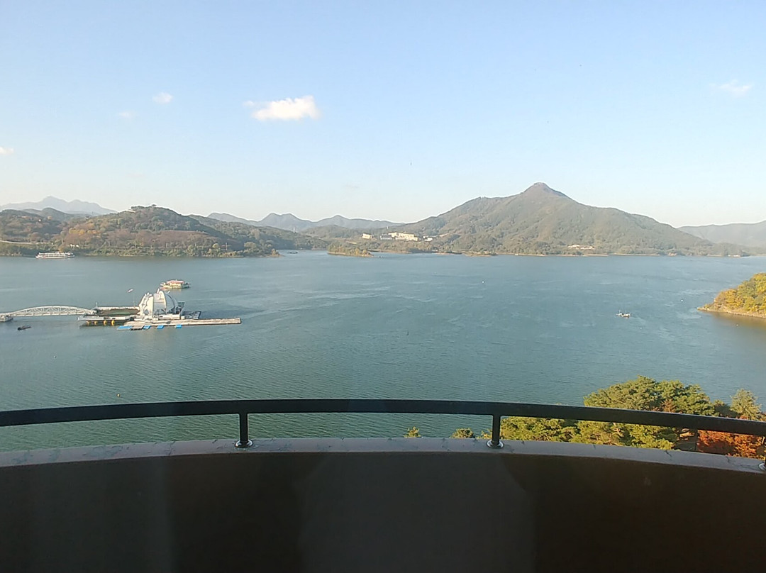 本昵客雅Premier清风湖酒店主图