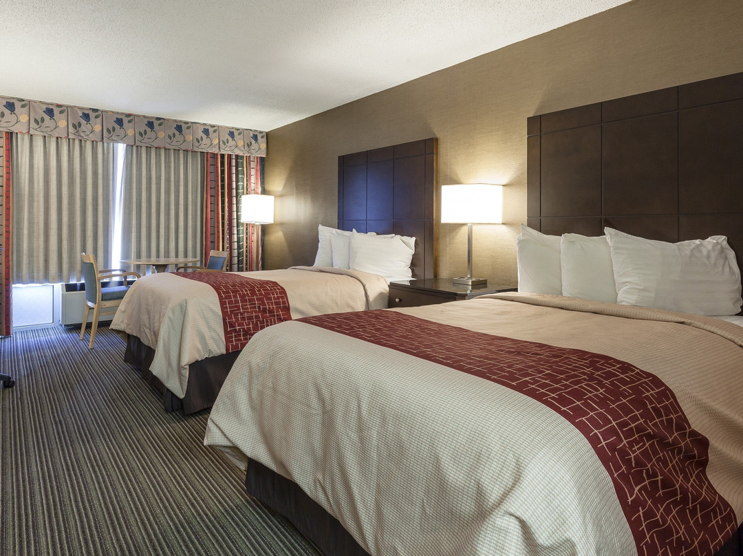 迪卡贝斯特韦斯特旅馆&套房酒店主图