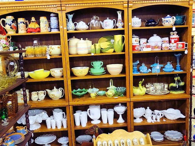 Antiques And More景点图片