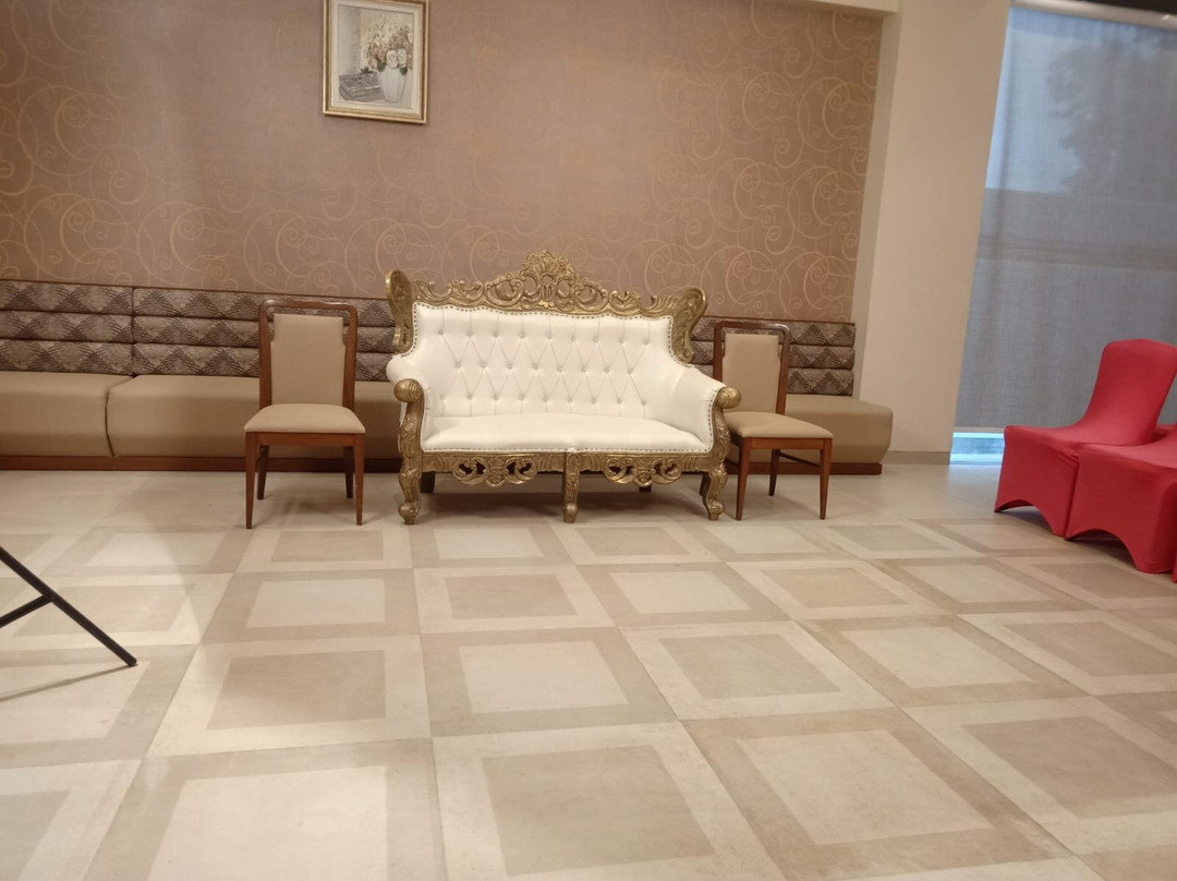 Click Hotel Junagadh主图