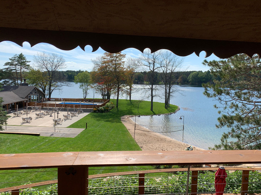 Sojourn Lakeside Resort主图