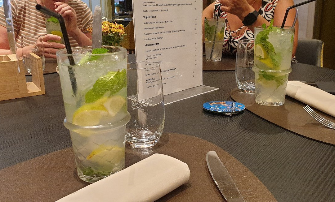 宫殿酒店主图