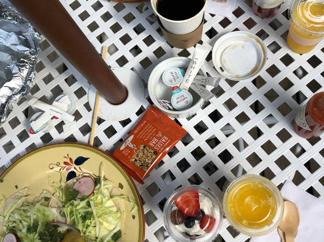 Abbey's Lantern Hill Inn主图