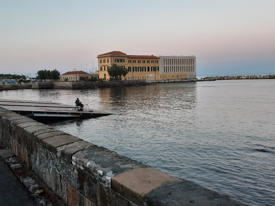 Scoglio della Regina-里窝那必去景点