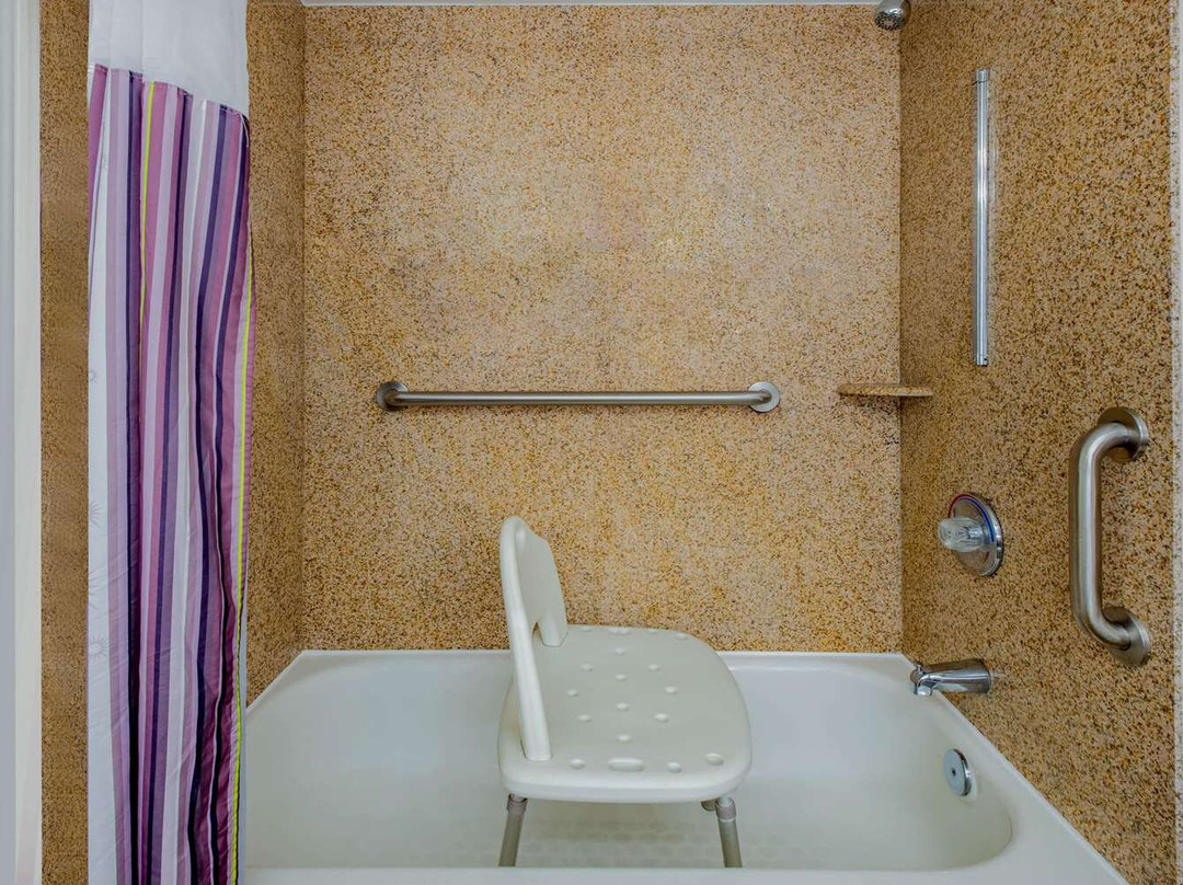 La Quinta Inn & Suites by Wyndham Lexington Park - Patuxent主图