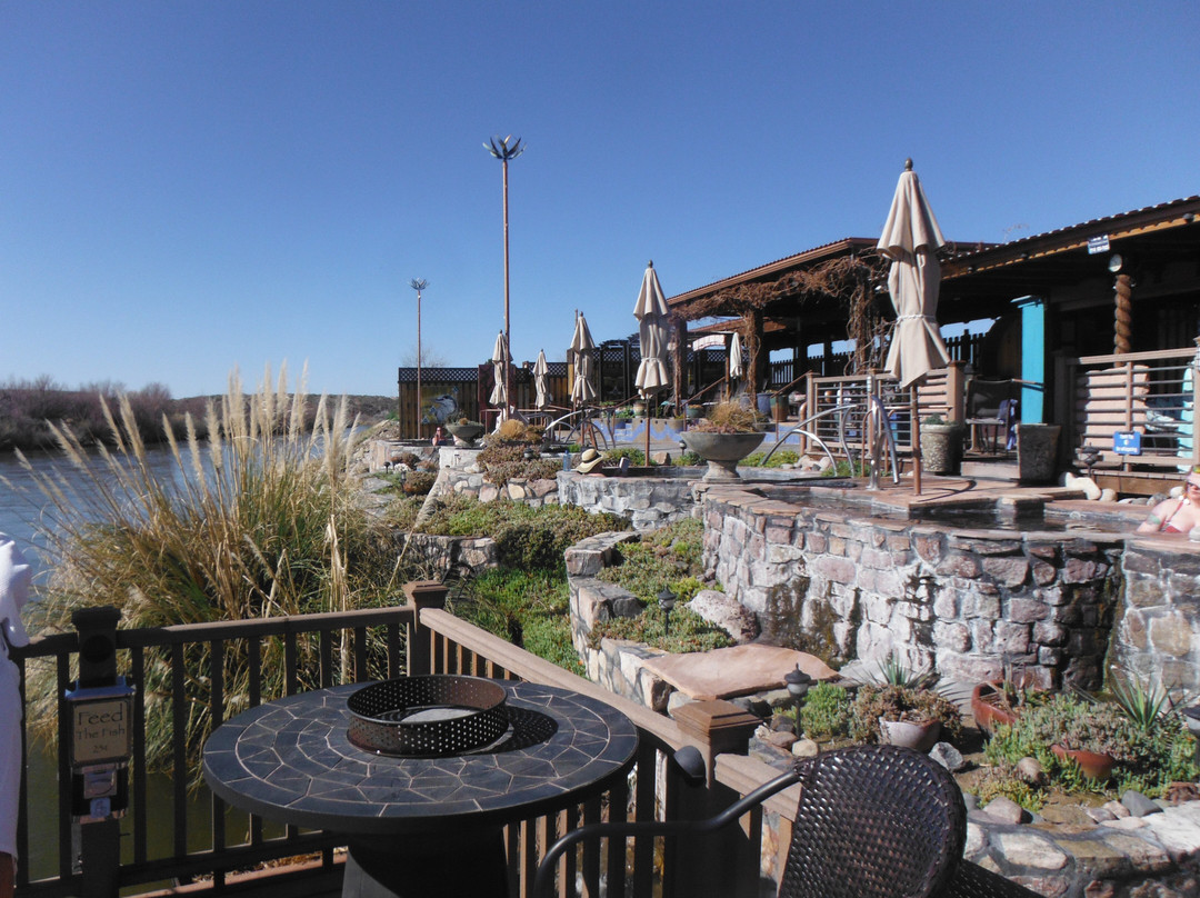 Riverbend Hot Springs主图