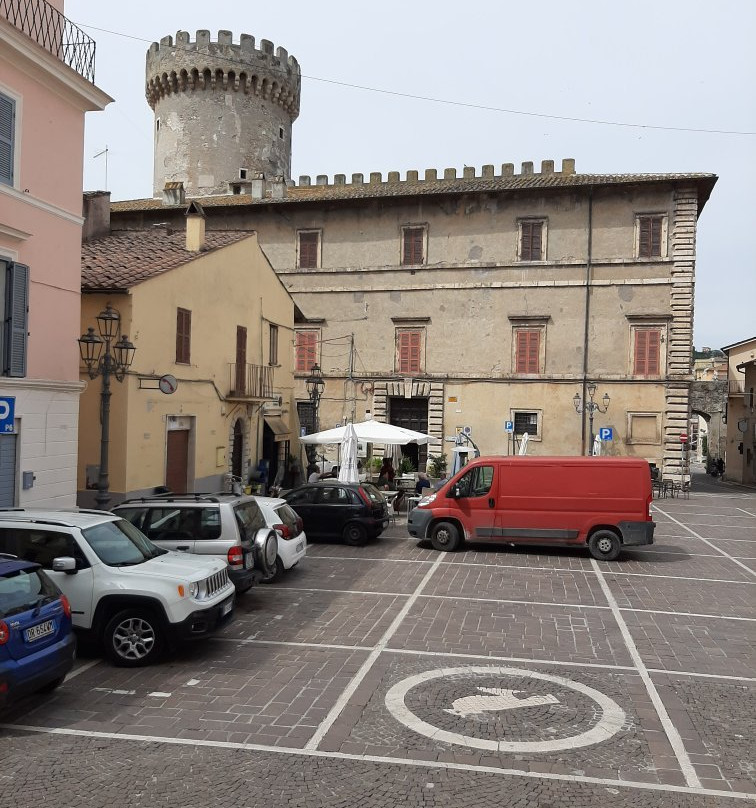Castello Ducale Orsini-菲亚诺罗马诺必去景点