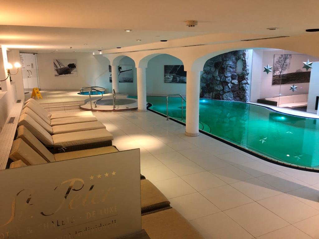 Mountains Hotel-泳池