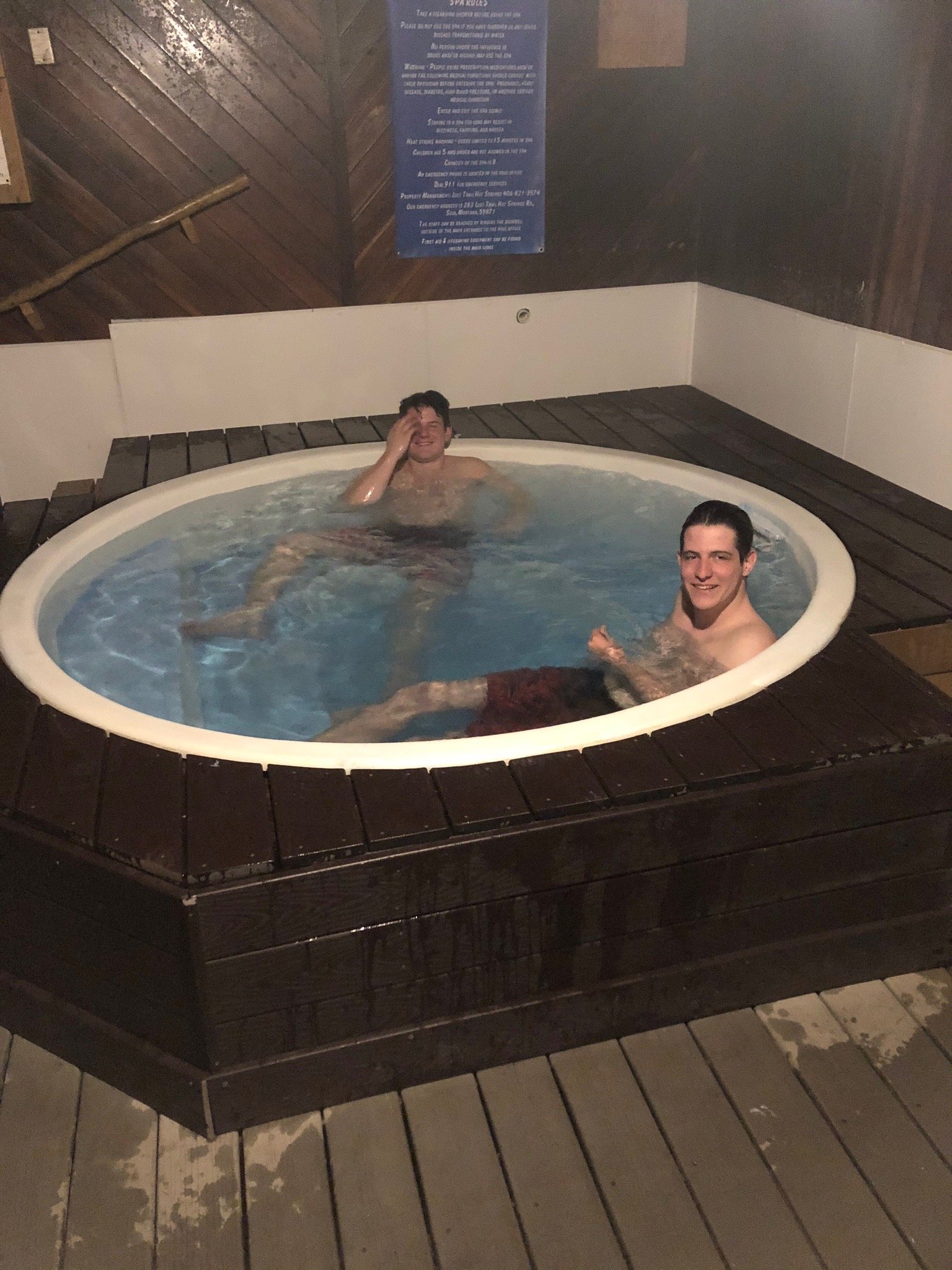Lost Trail Hot Springs Resort-官方