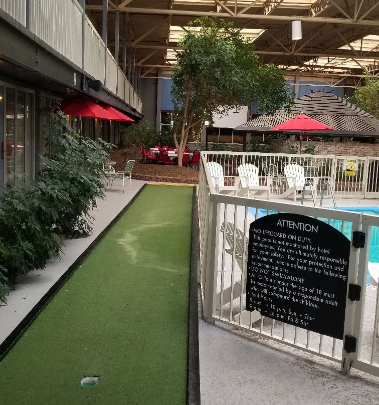 Ramada by Wyndham Clarion主图