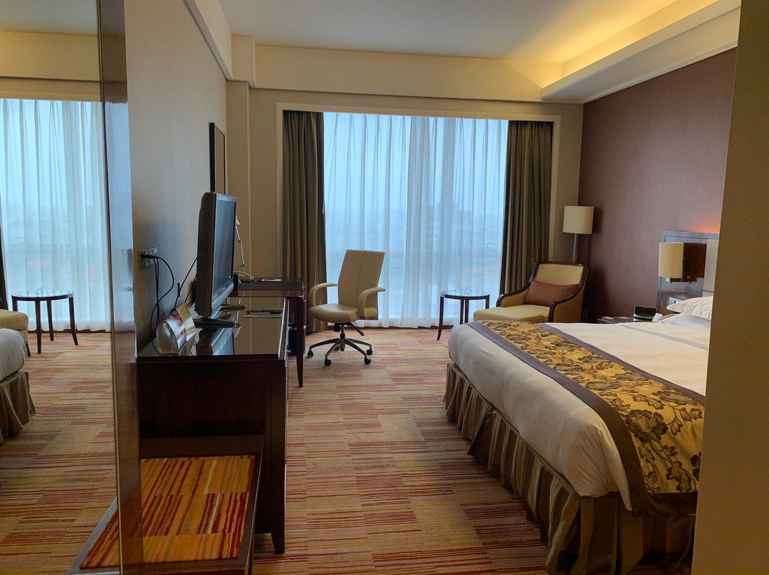 大信皇冠假日酒店