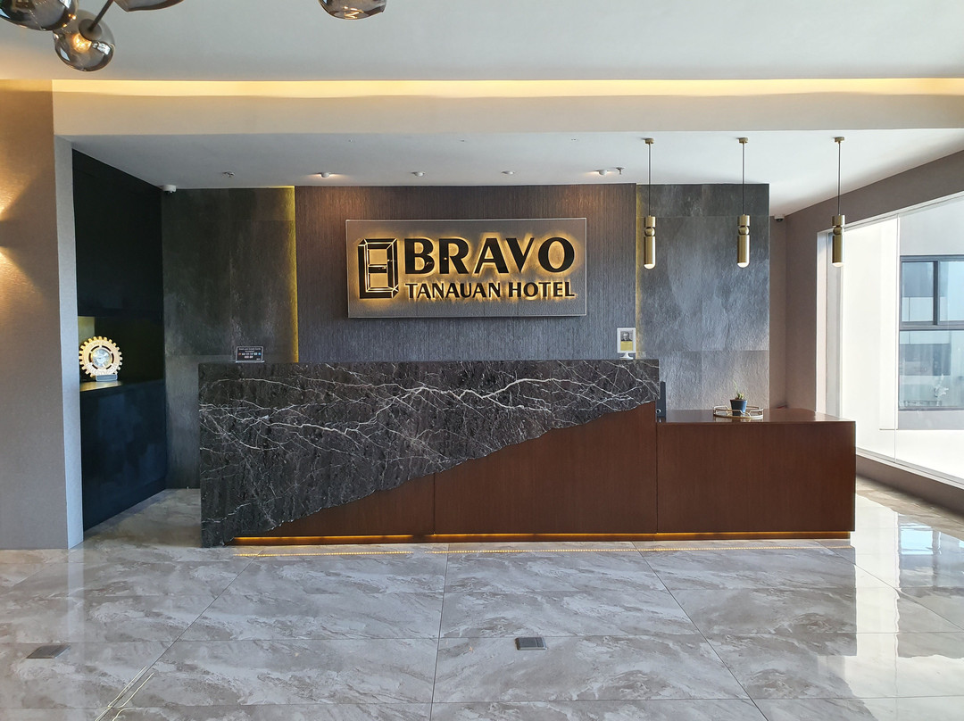 Bravo Tanauan Hotel主图