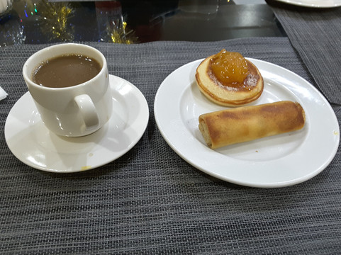 埃瑞布尼埃里温酒店主图