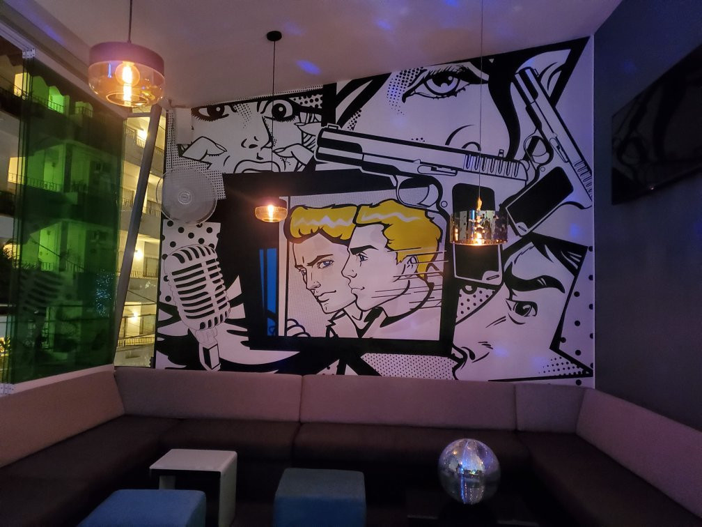 Blondies Loft + Slushbar-瓦拉塔港必去景点