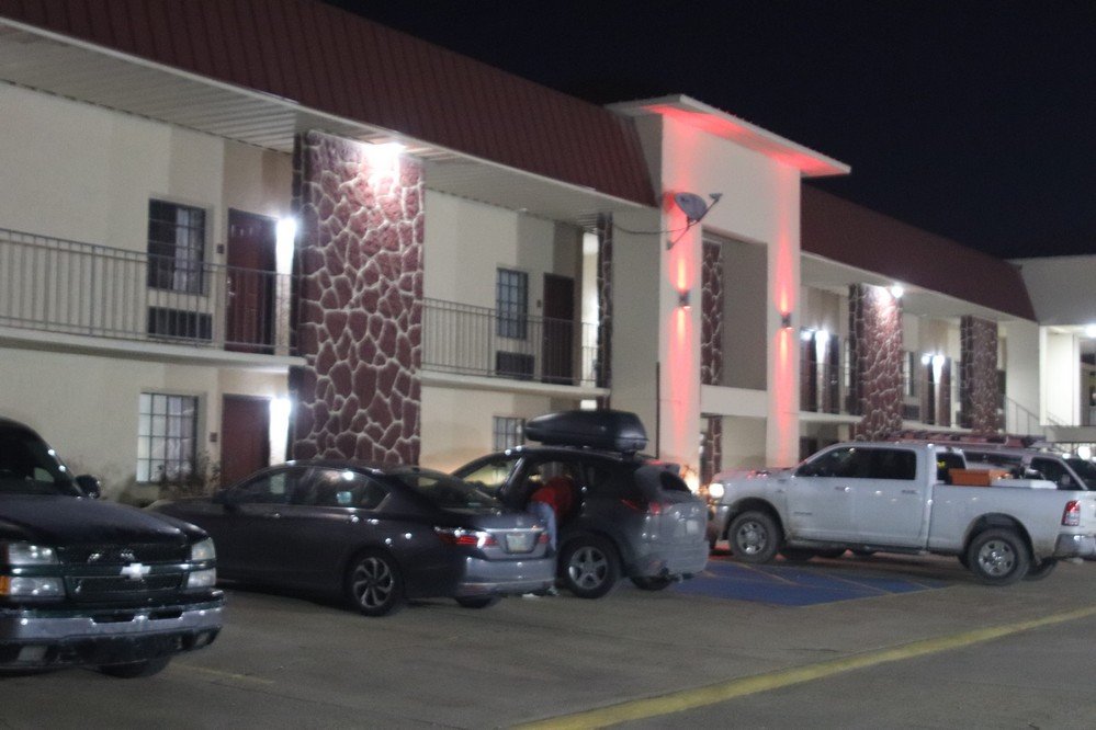 Red Roof Inn Forrest City-浴室