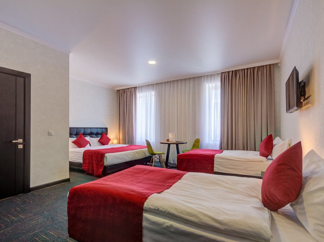 My Hotel Karakol主图