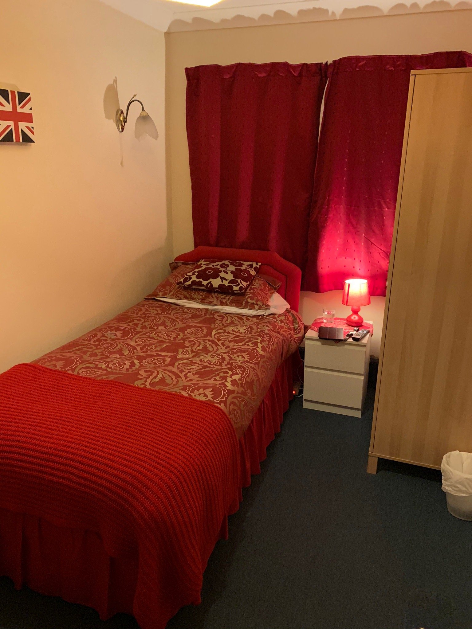 Gatwick Castle B&B-客卧