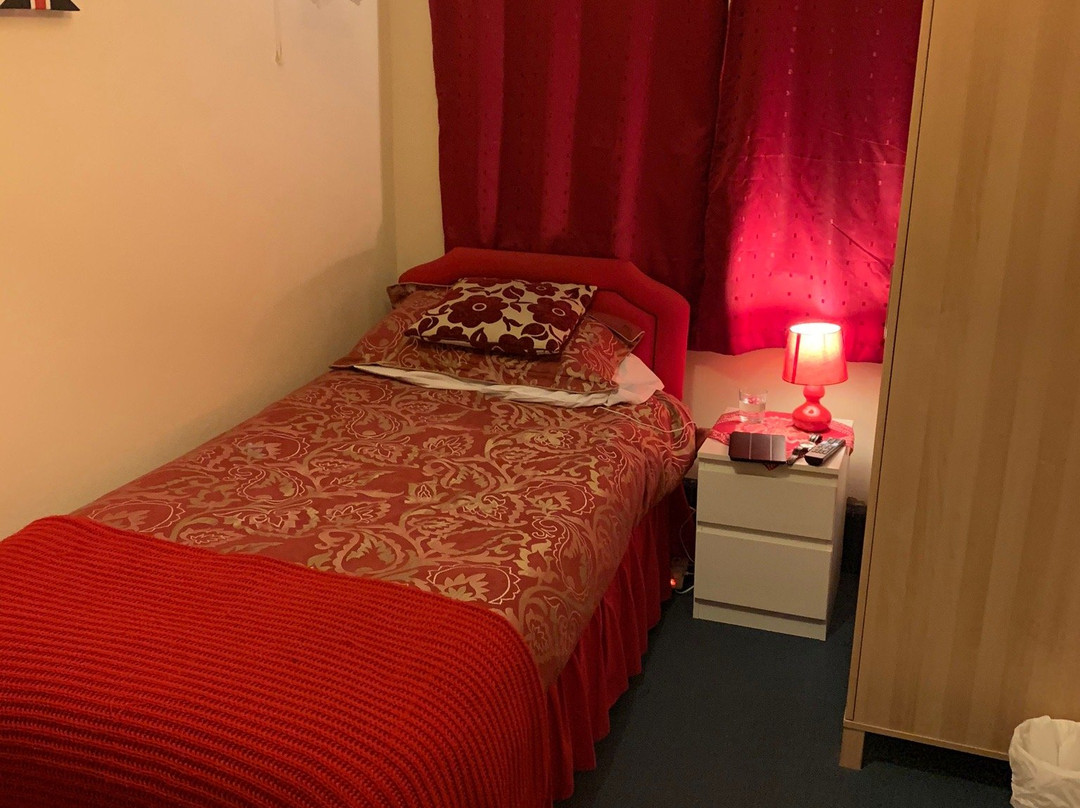 Gatwick Castle B&B主图