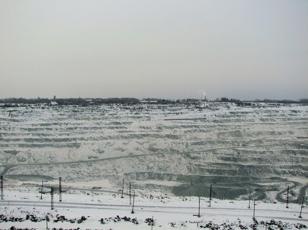 Asbestos Pit. Observation Deck-Asbest必去景点