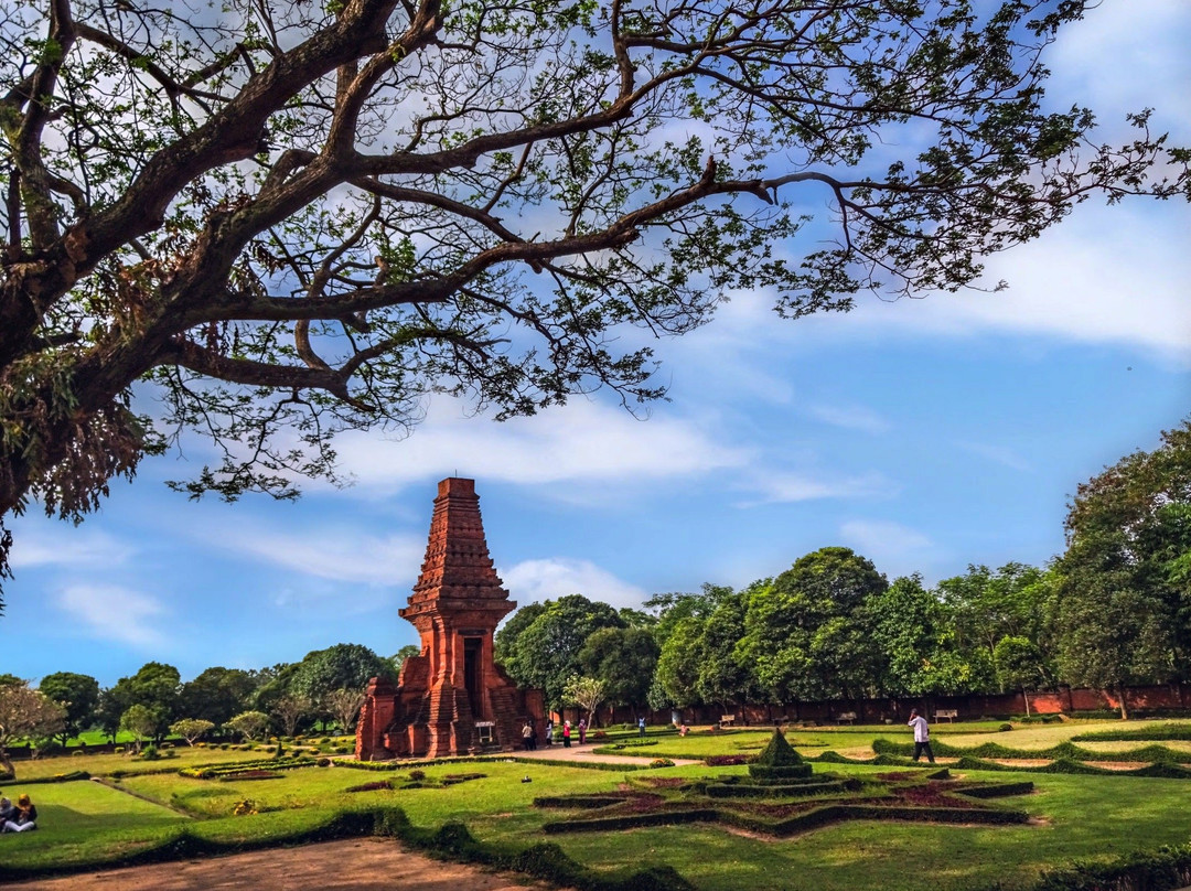 Candi Bajangratu景点图片